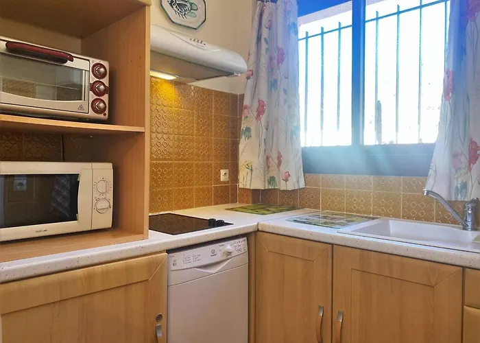 Calme, 4 Couchages, Proche Et Commerces, Terrasse Exposee Sud, Parking Privatif - Fr-1-251-508 Apartman